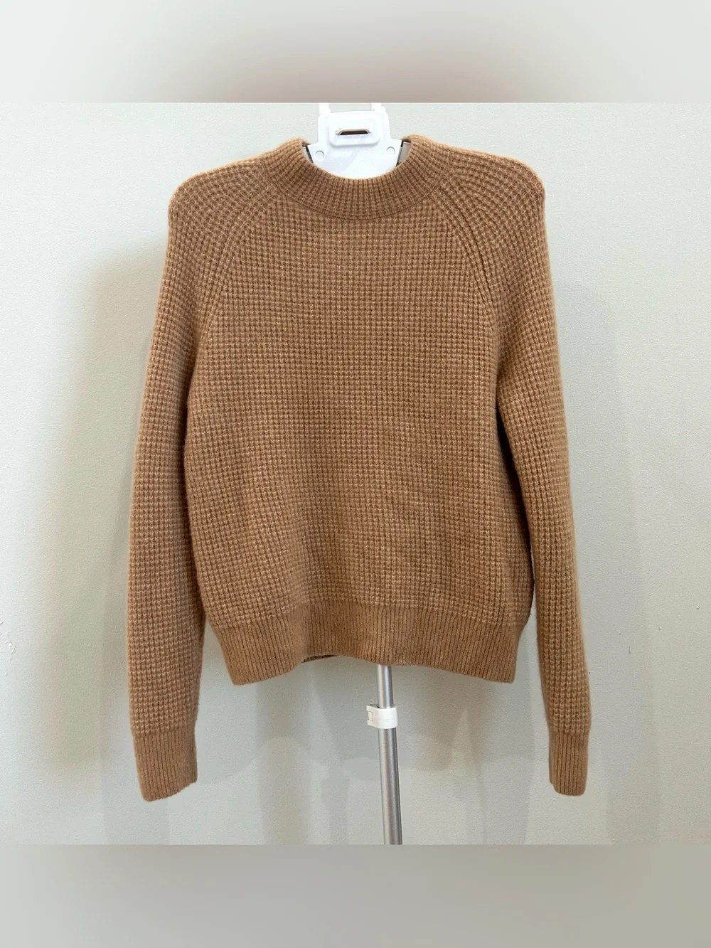 Banana Republic Aire Waffle Mock Neck Sweater Medium Camel Wool Blend Relaxed